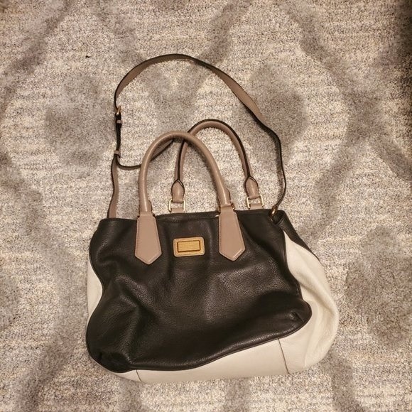 Marc by Marc Jacobs Color Block Leather Handbag - Chic & Spacious - Picture 2 of 9